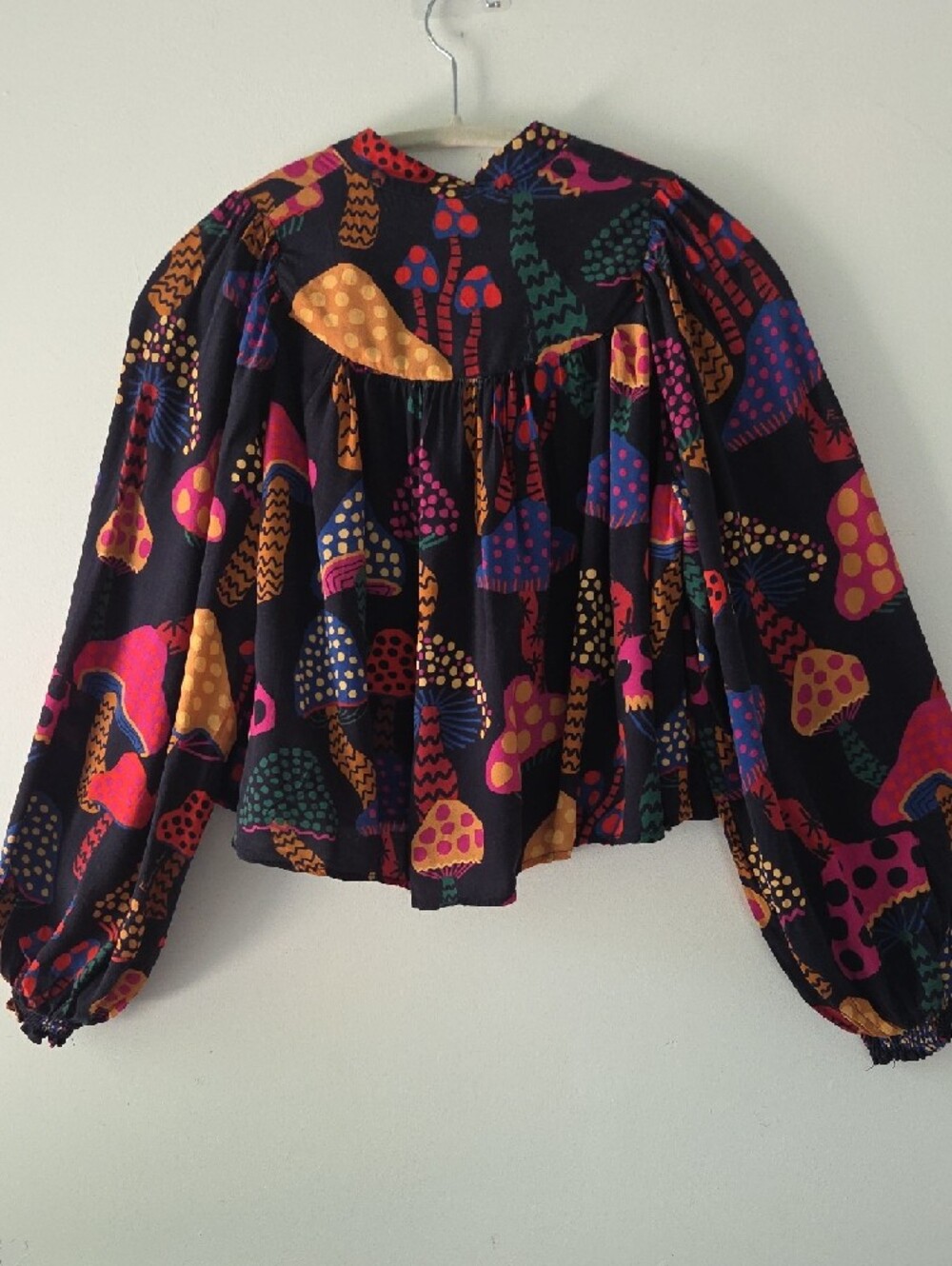 FARM Rio Colorful Mixed Mushrooms Cropped Blouse Size S Bx12 - Picture 8 of 10